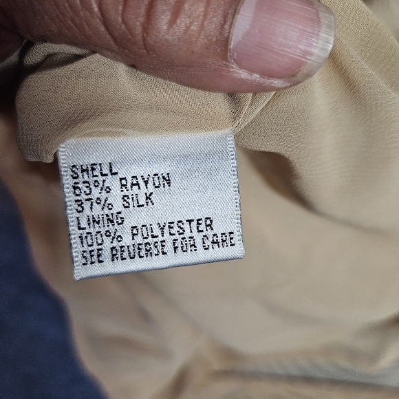 Talbots Light Golden Tan Wave Pattern Velvet Silk Blend Pullover Blouse Size 14W - Picture 7 of 8